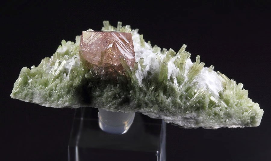 gem PINK GARNET var. GROSSULAR, WOLLASTONITE, DIOPSIDE 