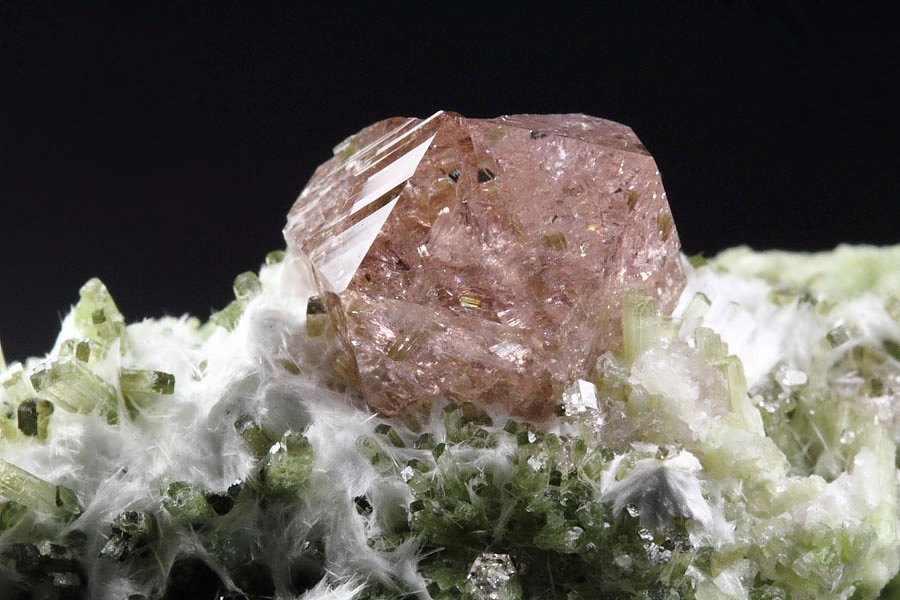 gem PINK GARNET var. GROSSULAR, WOLLASTONITE, DIOPSIDE 