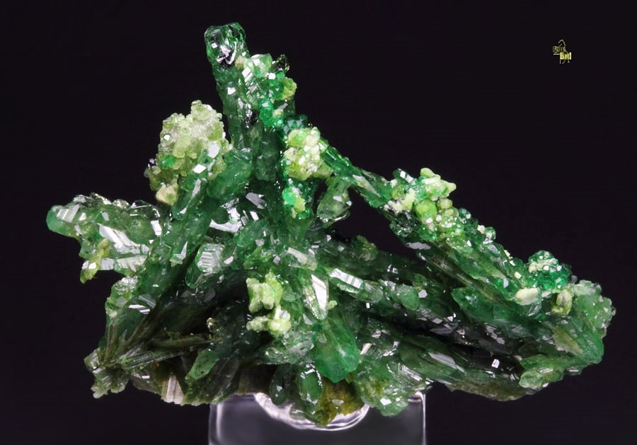 gem DIOPSIDE, gem GARNET var. GROSSULAR var. CHROMIAN, CHROMITE