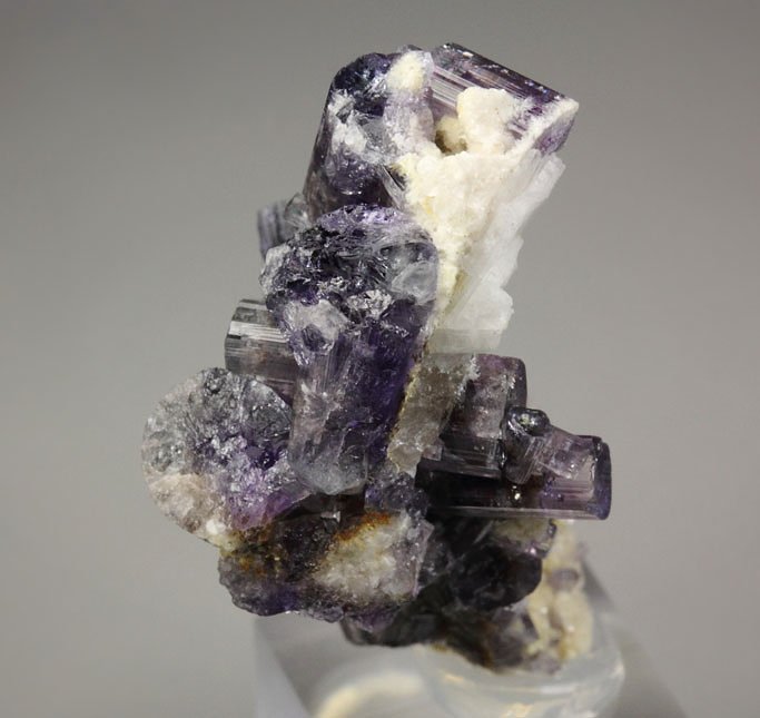 gem FLUORAPATITE, ALBITE