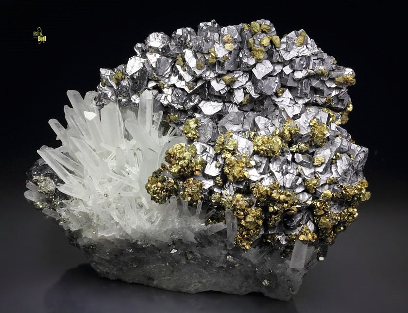 GALENA - SPINEL LAW TWIN, CHALCOPYRITE, QUARTZ, PYRITE