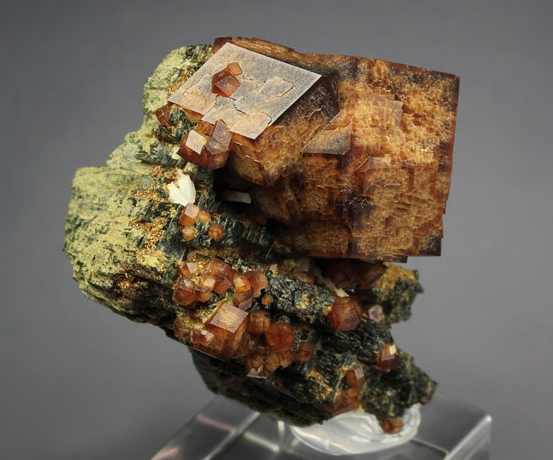 GARNET var. ANDRADITE, HEDENBERGITE