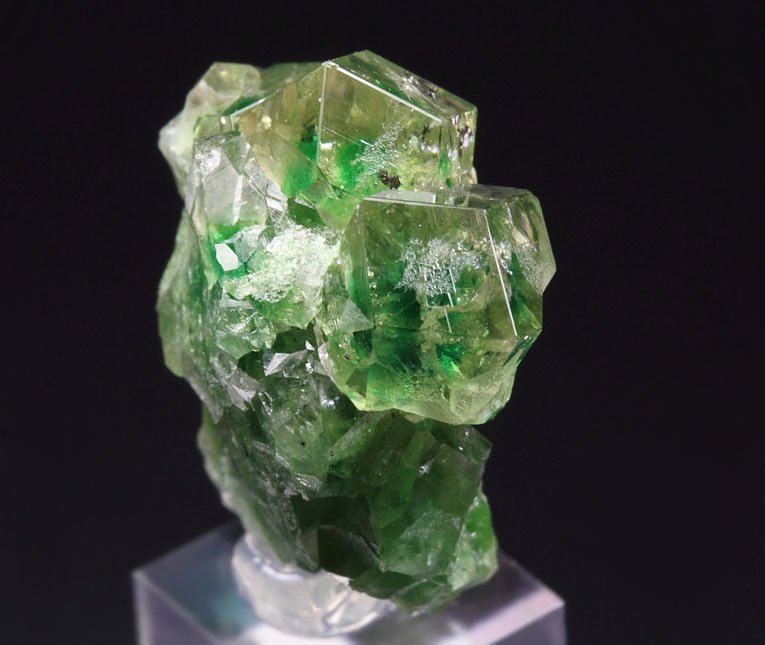 gem GARNET var. GROSSULAR with GREEN CHROMIAN PHANTOMS