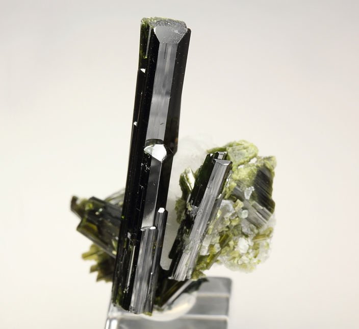 gemmy EPIDOTE, CALCITE, ALBITE 