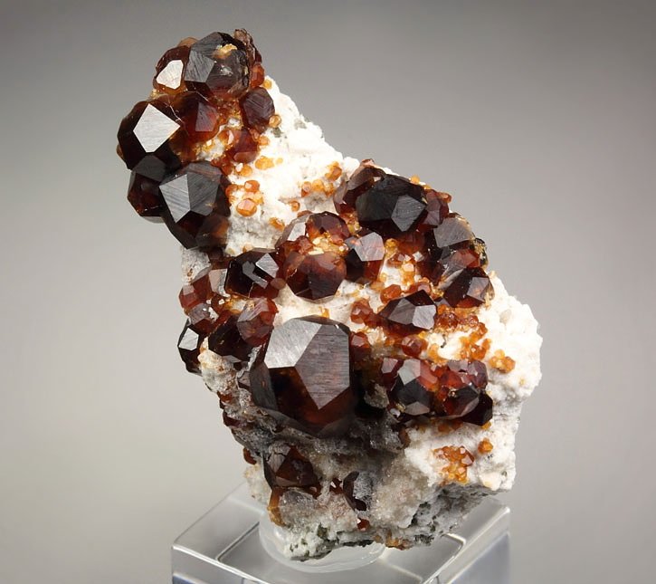 GARNET var. SPESSARTINE