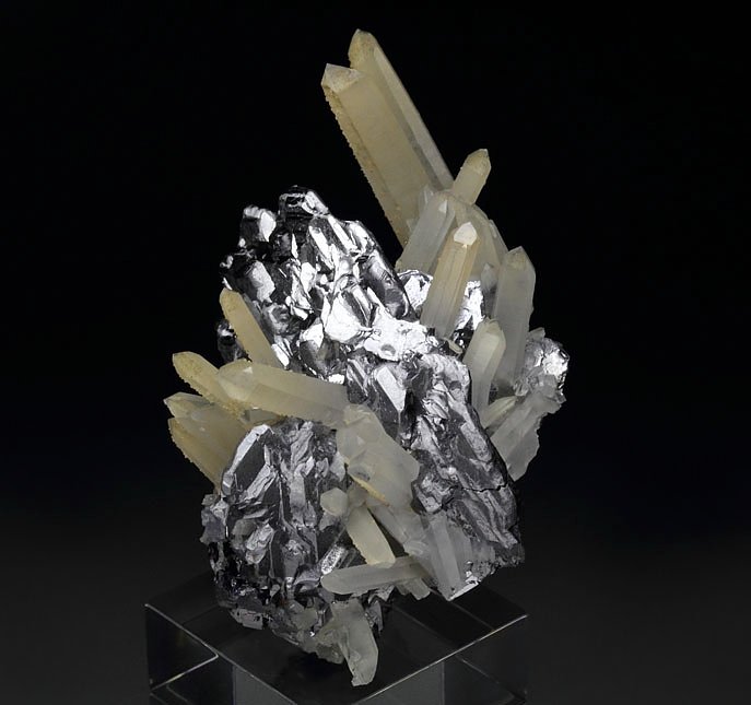 GALENA - SPINEL LAW TWIN, QUARTZ, CALCITE