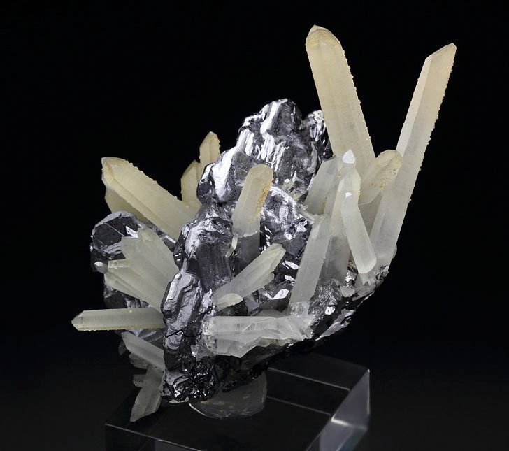 GALENA - SPINEL LAW TWIN, QUARTZ, CALCITE