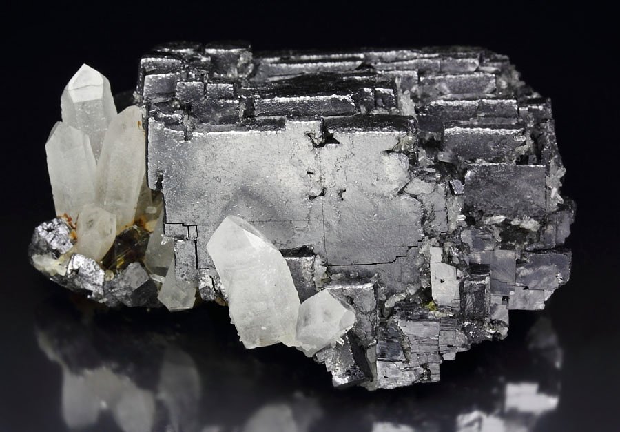 skeletal GALENA, QUARTZ, SPHALERITE var. CLEIOPHANE