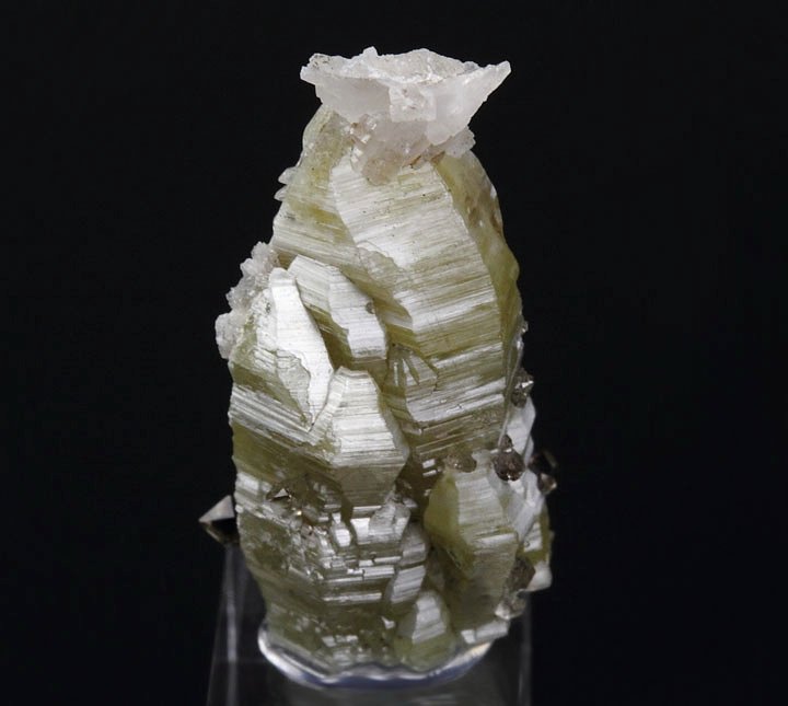 WELOGANITE, QUARTZ var. SMOKY