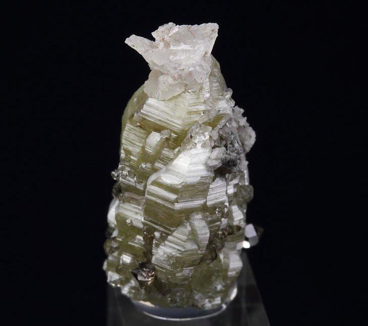 WELOGANITE, QUARTZ var. SMOKY