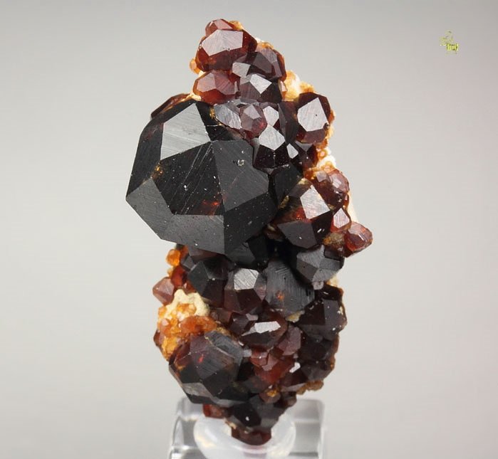 GARNET var. SPESSARTINE