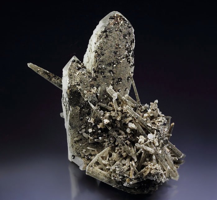 QUARTZ, PYRRHOTITE 