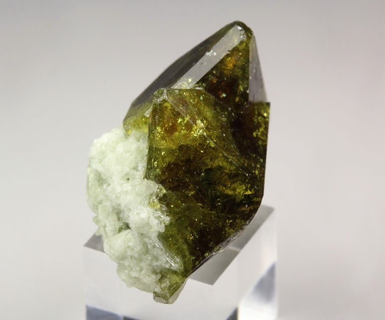 gemmy VESUVIANITE