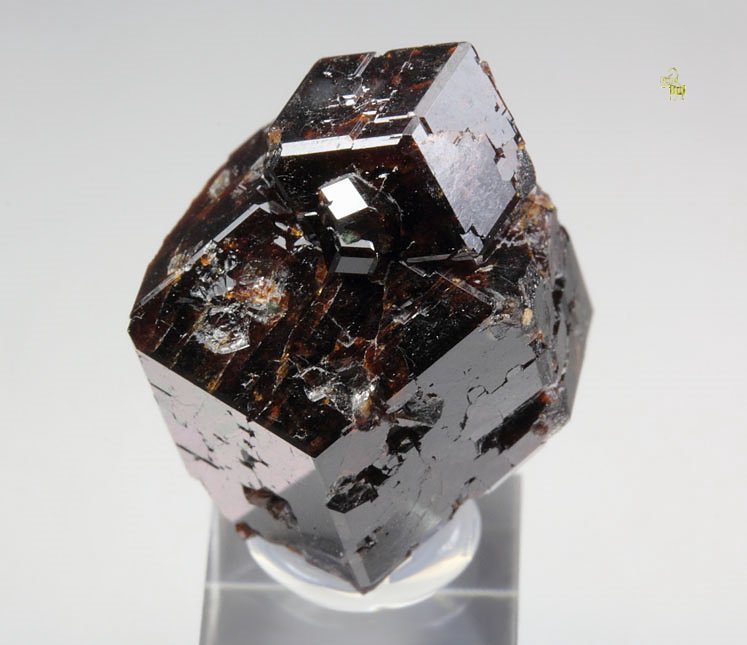 GARNET var. GROSSULAR