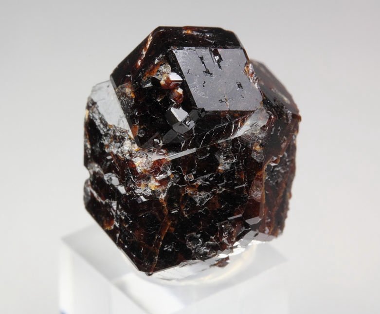 GARNET var. GROSSULAR