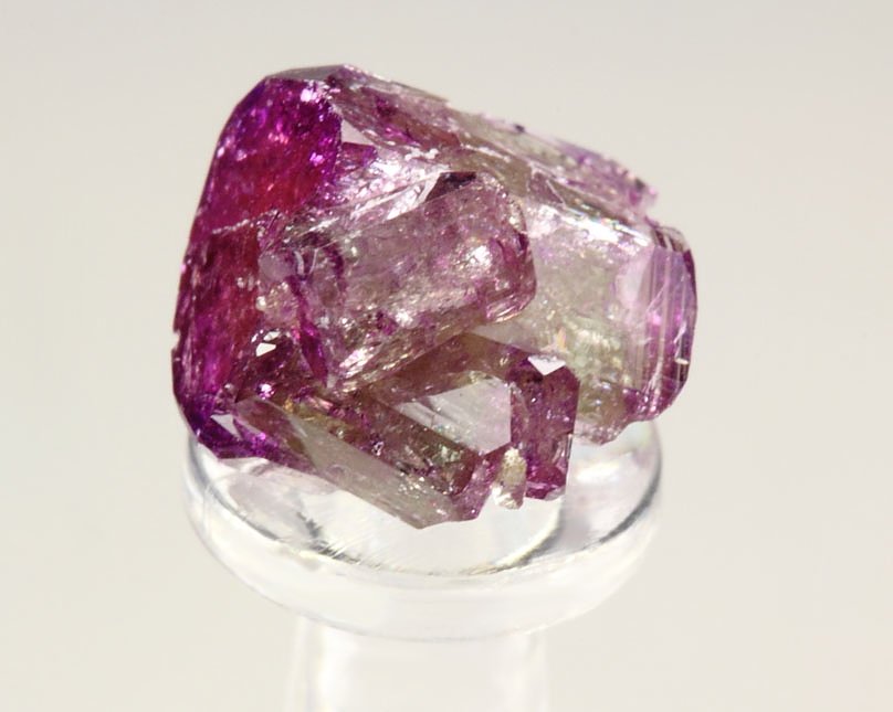 gem VESUVIANITE var. MANGANOAN