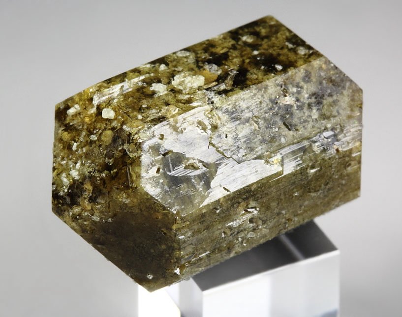 bi-terminated VESUVIANITE - floater