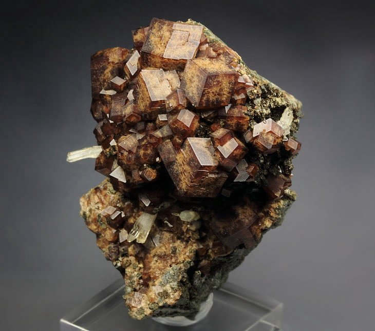 GARNET var. ANDRADITE, QUARTZ, HEDENBERGITE