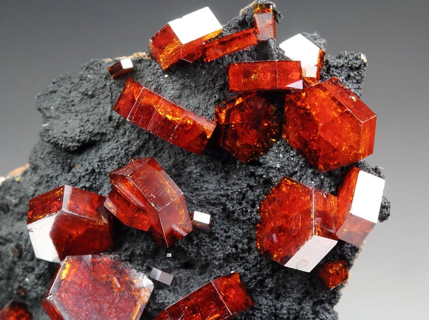 gemmy VANADINITE