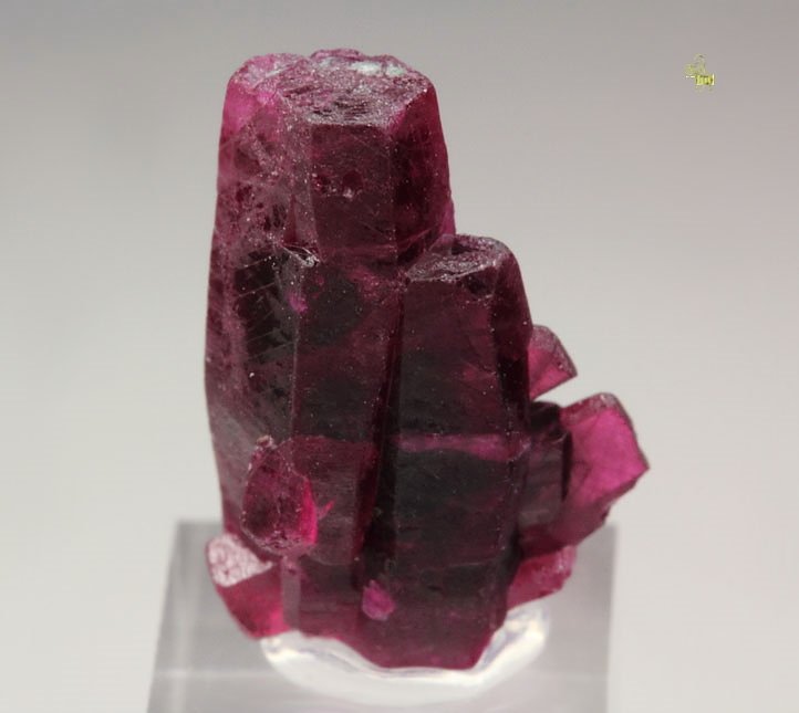 gemmy CORUNDUM var. RUBY