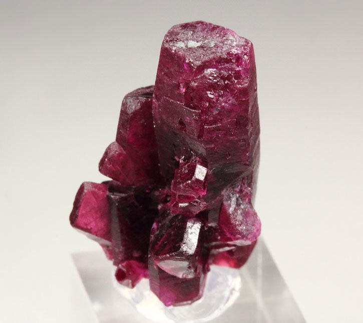 gemmy CORUNDUM var. RUBY