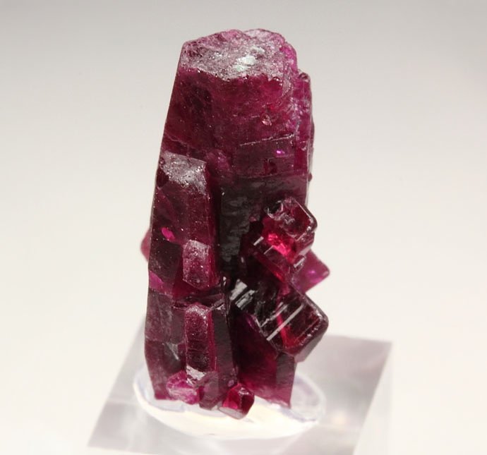 gemmy CORUNDUM var. RUBY