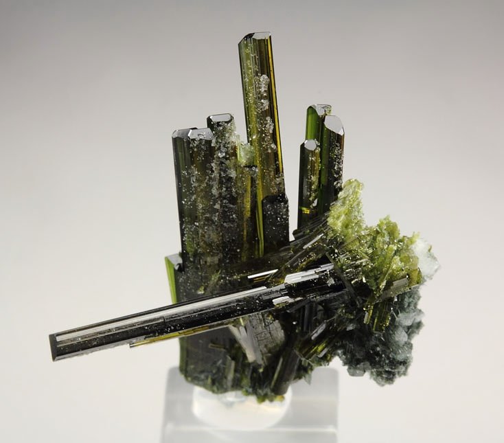 EPIDOTE, AMPHIBOLE GROUP var. BYSSOLITE, ALBITE