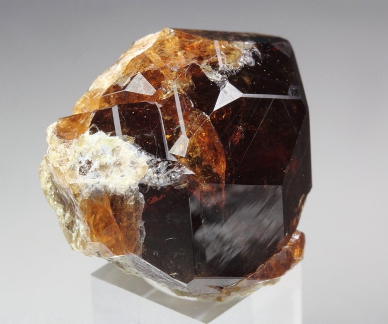 gem GARNET var. GROSSULAR