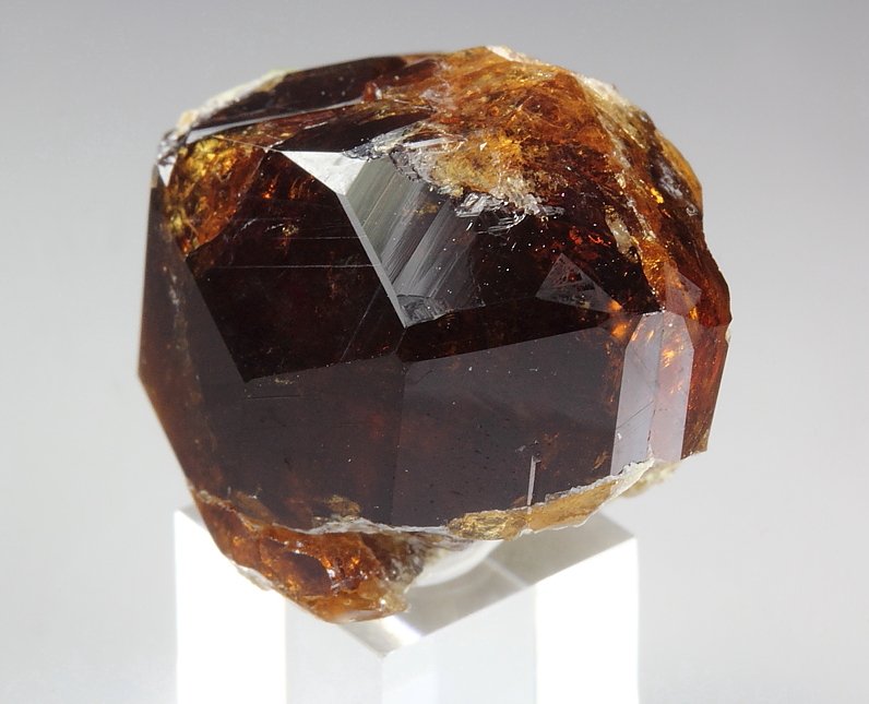 gem GARNET var. GROSSULAR