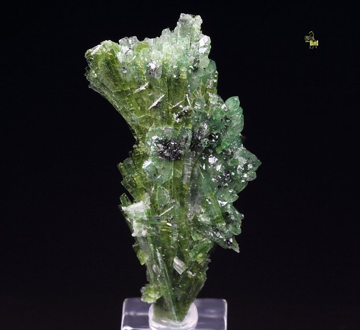 gemmy DIOPSIDE, gem GARNET var. GROSSULAR var. CHROMIAN, CHROMITE