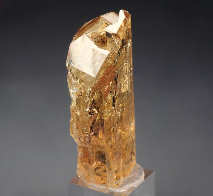 gem TOPAZ var. IMPERIAL TOPAZ