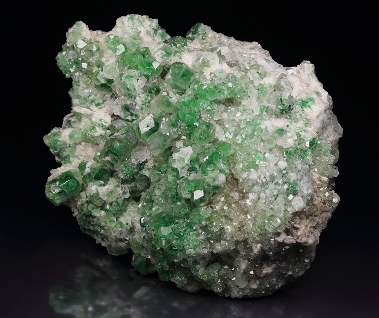 gem GARNET var. GROSSULAR with GREEN CHROMIAN PHANTOMS