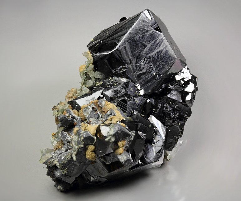 twinned SPHALERITE, CALCITE, QUARTZ, GALENA