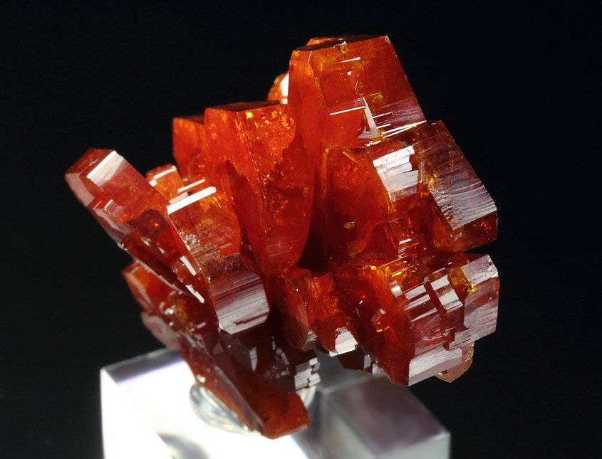 gemmy skeletal VANADINITE