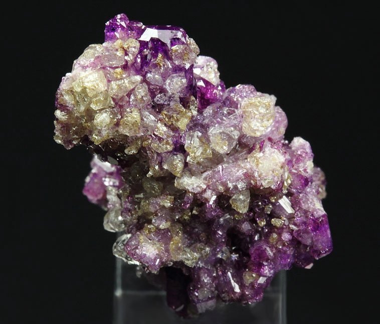 VESUVIANITE var. MANGANOAN, GARNET var. GROSSULAR