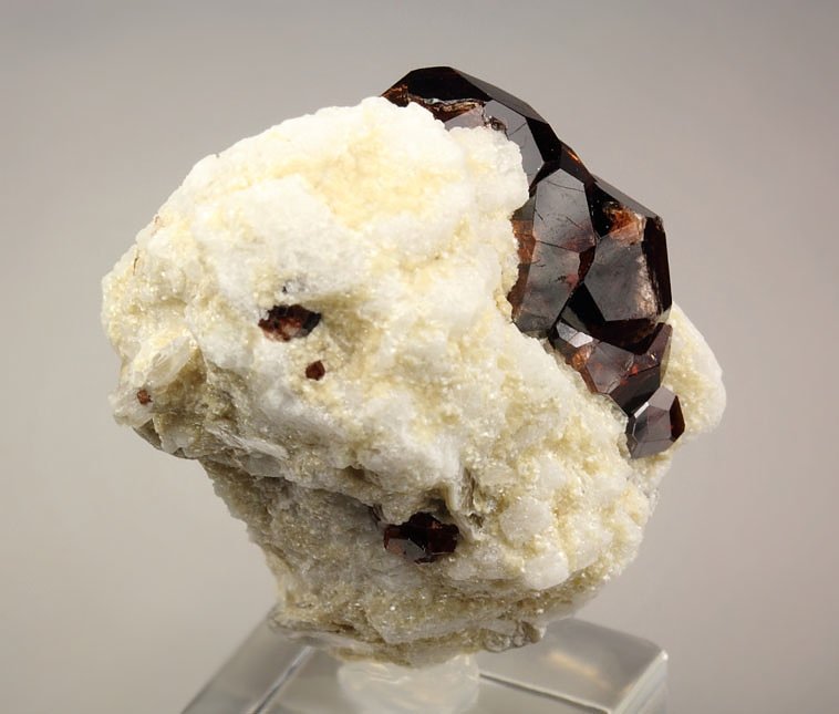 gem GARNET var. SPESSARTINE, ALBITE