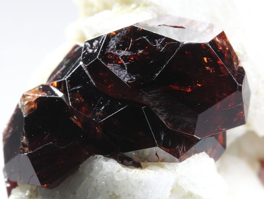 gem GARNET var. SPESSARTINE, ALBITE