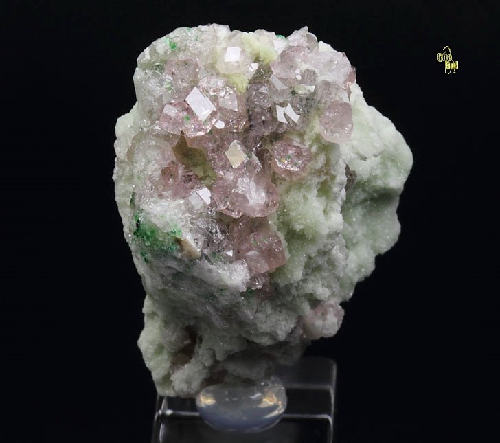 gem pink GARNET var. GROSSULAR with GREEN CHROMIAN PHANTOMS