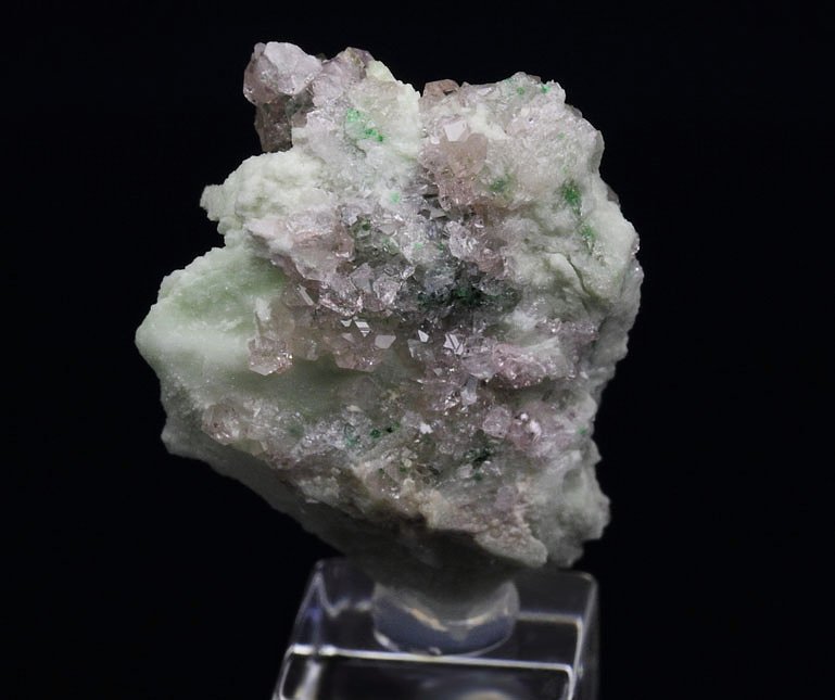 gem pink GARNET var. GROSSULAR with GREEN CHROMIAN PHANTOMS