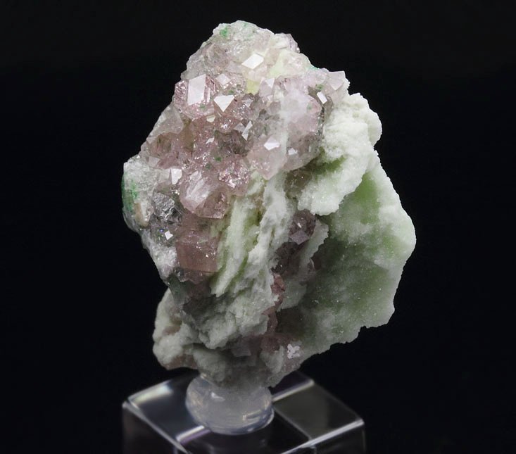 gem pink GARNET var. GROSSULAR with GREEN CHROMIAN PHANTOMS