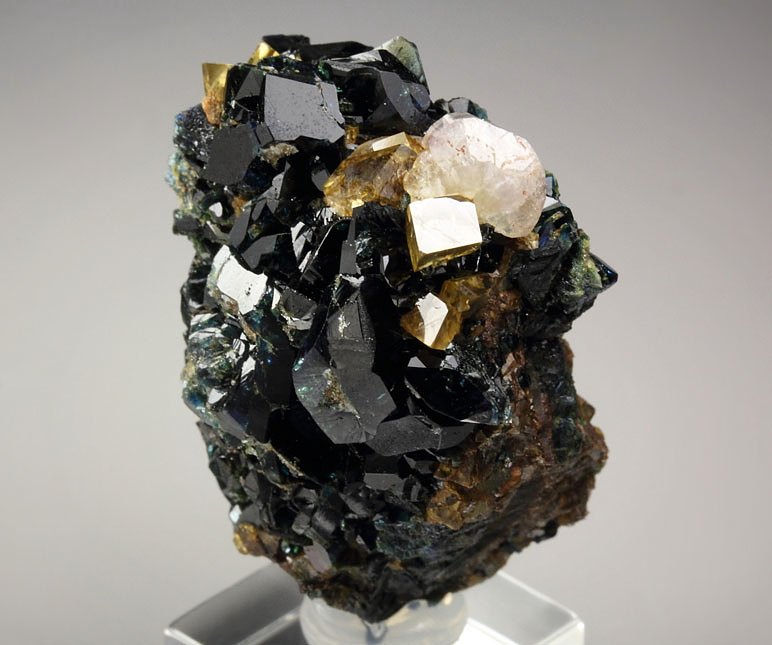 LAZULITE, FLUORAPATITE, SIDERITE