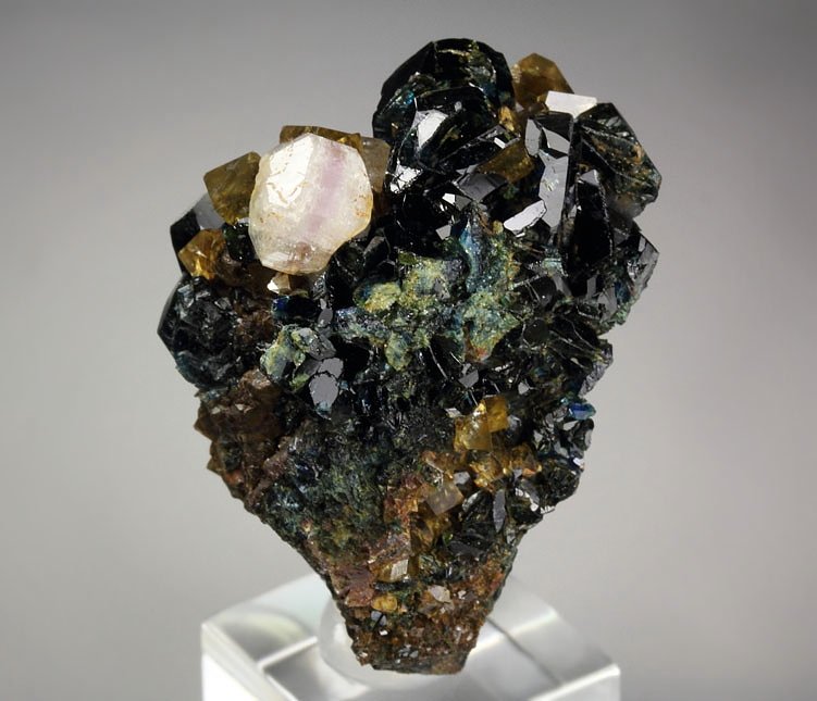 LAZULITE, FLUORAPATITE, SIDERITE