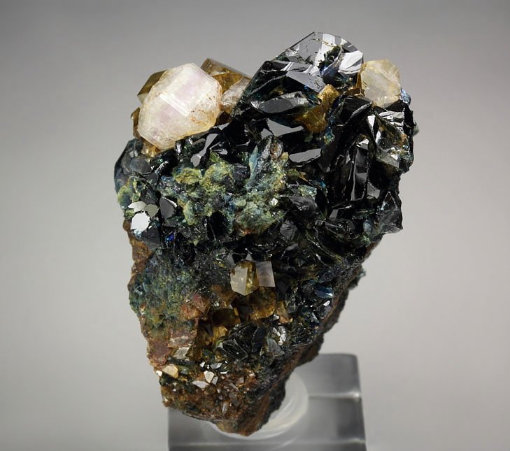 LAZULITE, FLUORAPATITE, SIDERITE