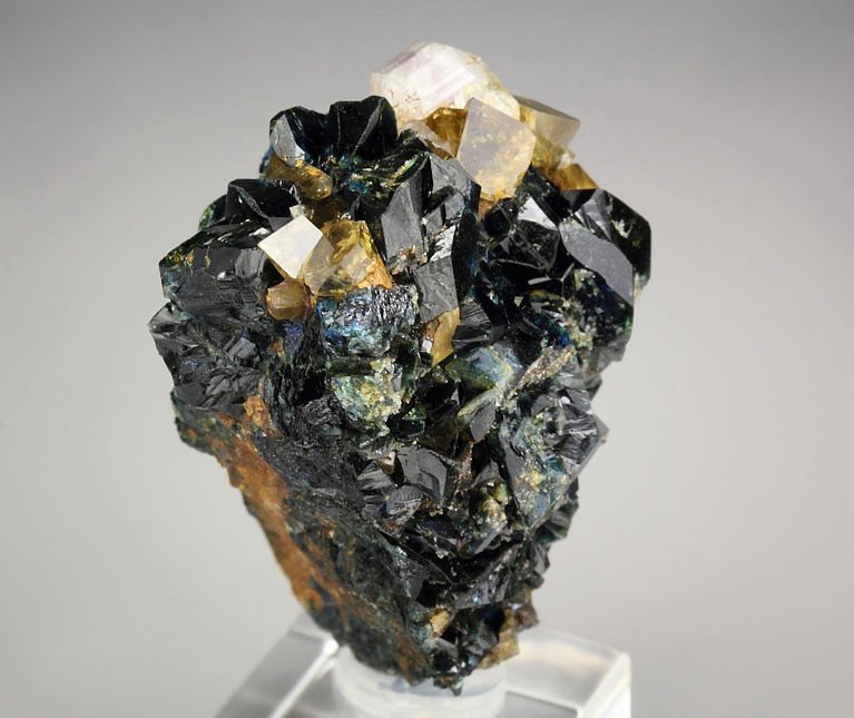 LAZULITE, FLUORAPATITE, SIDERITE