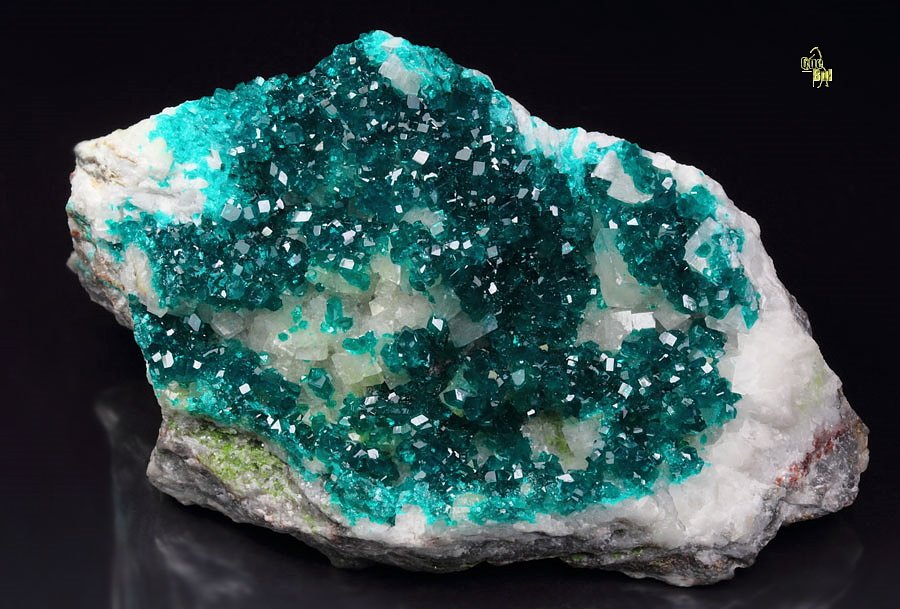 gem DIOPTASE, CALCITE