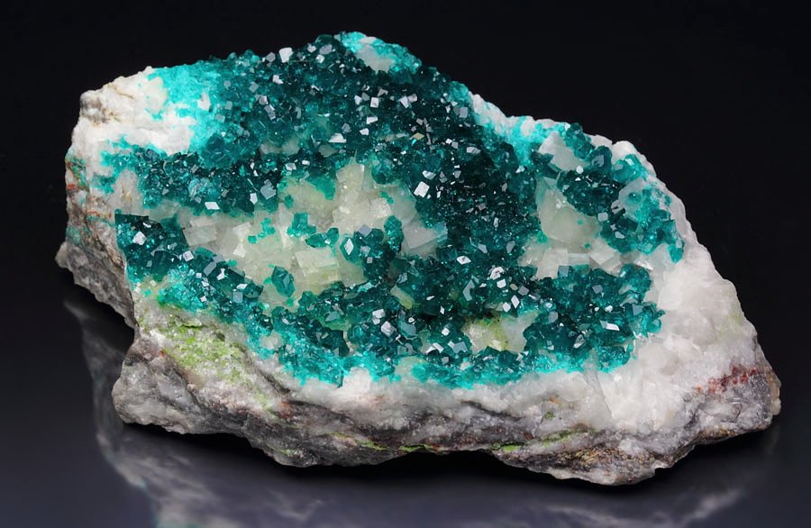 gem DIOPTASE, CALCITE