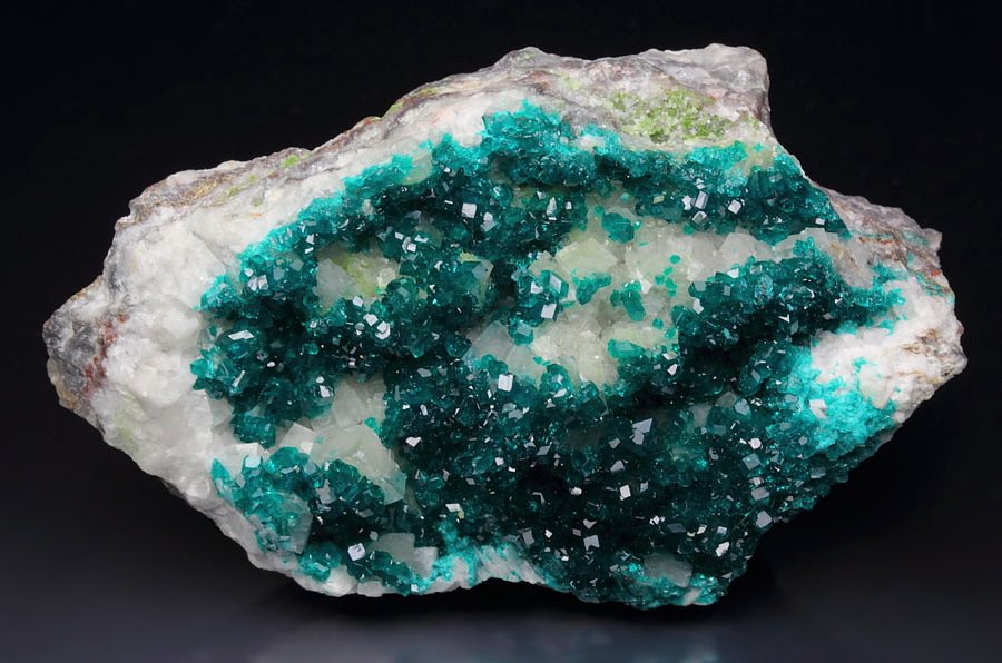 gem DIOPTASE, CALCITE