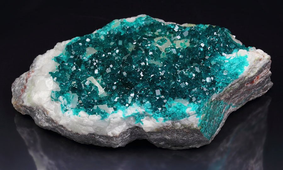 gem DIOPTASE, CALCITE