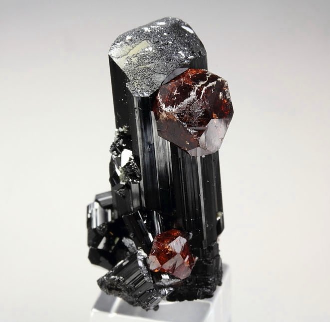 gem GARNET var. SPESSARTINE, TOURMALINE var. SCHORL