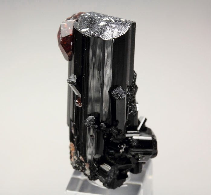 gem GARNET var. SPESSARTINE, TOURMALINE var. SCHORL